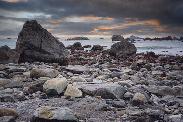 三国和水浒发生时间哪个在前-