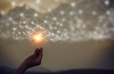 三国和水浒发生时间哪个在前-