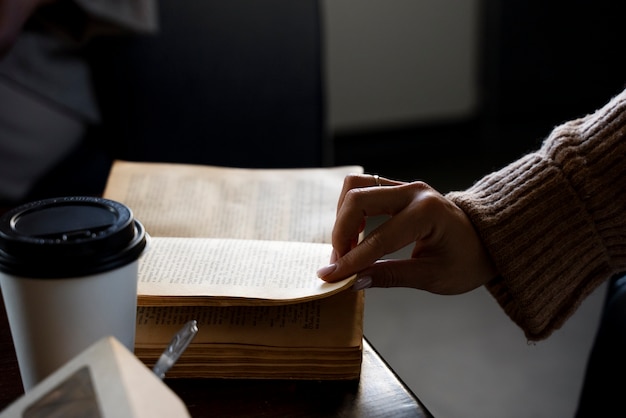 《红楼梦》人物描写是什么？